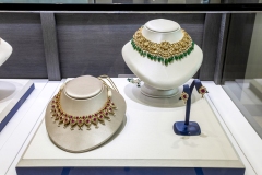 NECKLACE_AND_EARRING_SHOWCASE_1