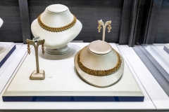 NECKLACE_AND_EARRING_SHOWCASE_3