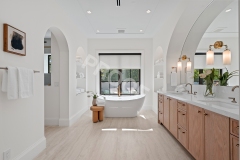 1_PRIMARY_BATHROOM_STRAIGHT_DT