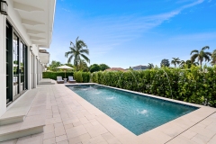 POOL_LOOKING_OUT_2_DT
